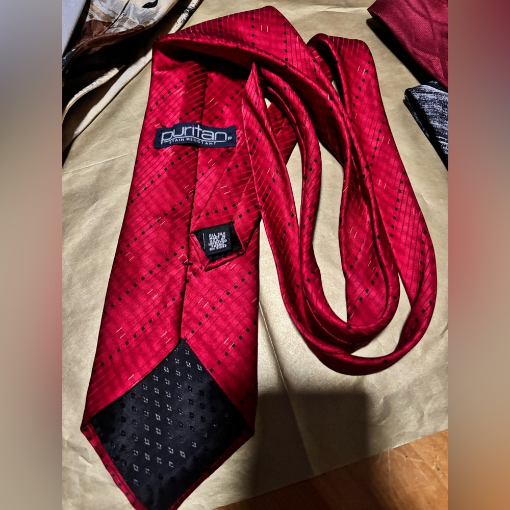 Puritan stain resistant hand made all silk tie - Red.